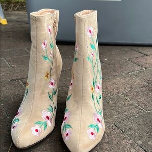 Floral Embroidered Women's Boots